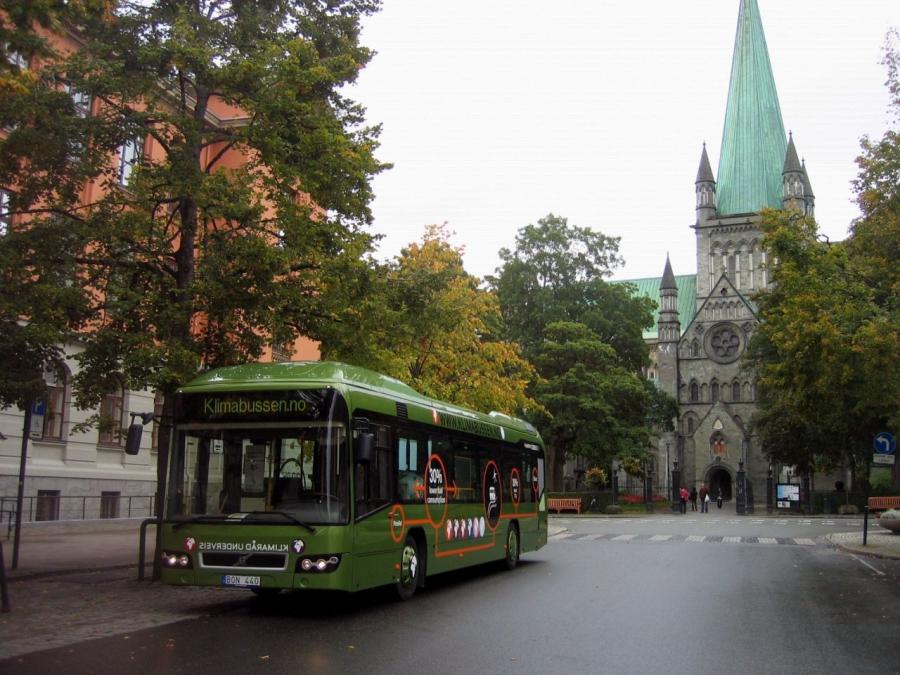  Volvo 7700 Hybrid 2008 года  (фото 4 из 8)